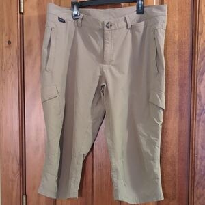Eastern Mountain Sports Women's Khaki Cargo Capris